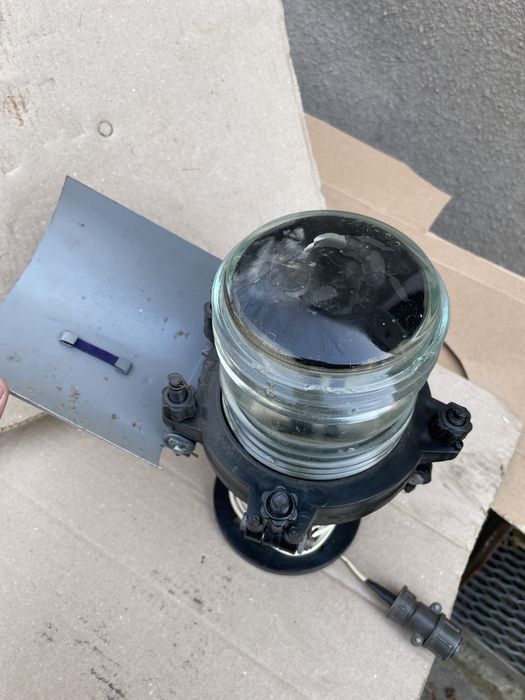 Огонь судовой белый…