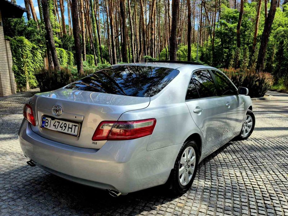 Продам срочно Toyota camry XLE