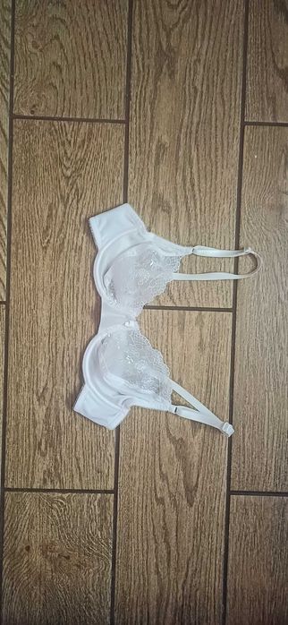 Biały elegancki biustonosz Vena w r. 70/85