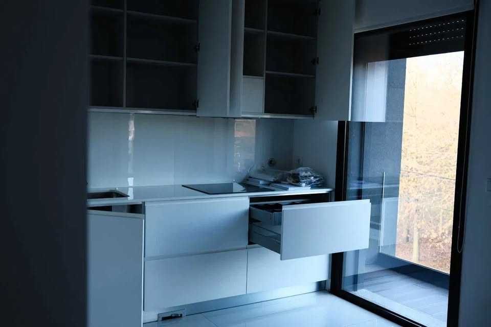 Apartamento/Condomínio com 3 quartos e 2 casas de banho