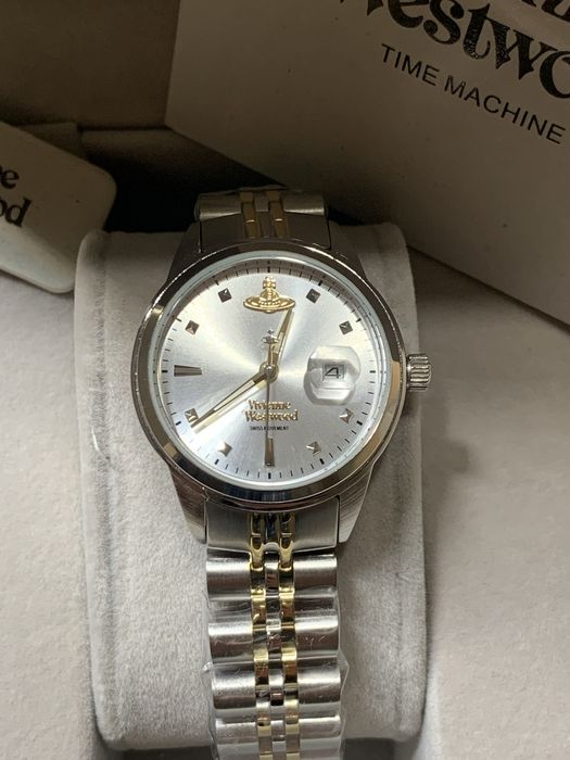 Новий годинник Vivienne Westwood