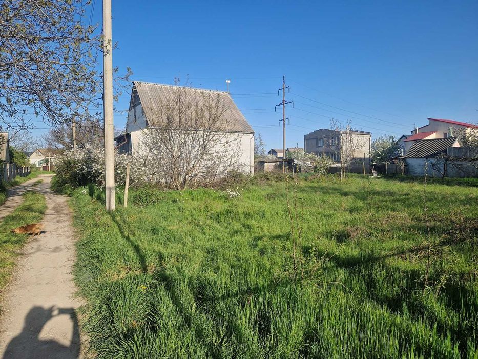 Участок 6 соток Великодолинское (света, вода, газ есть)