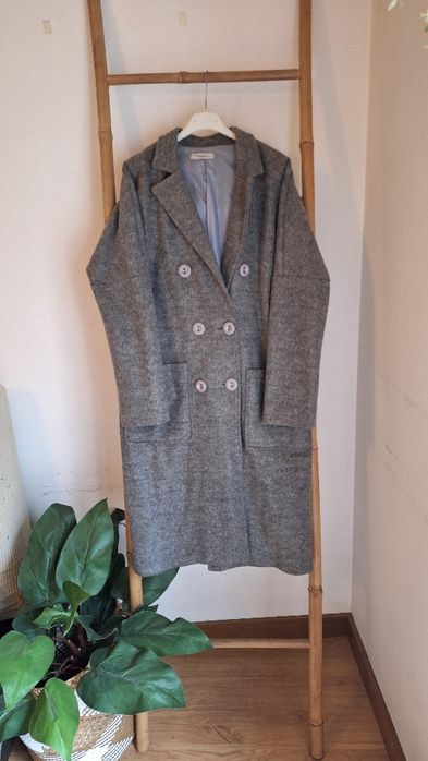 Sobretudo comprido cinza