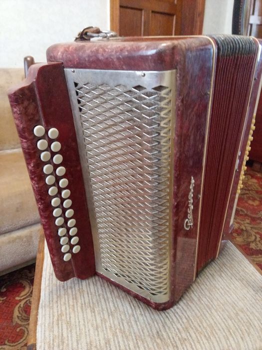 Продам гармонь Весна за 4500 грн.