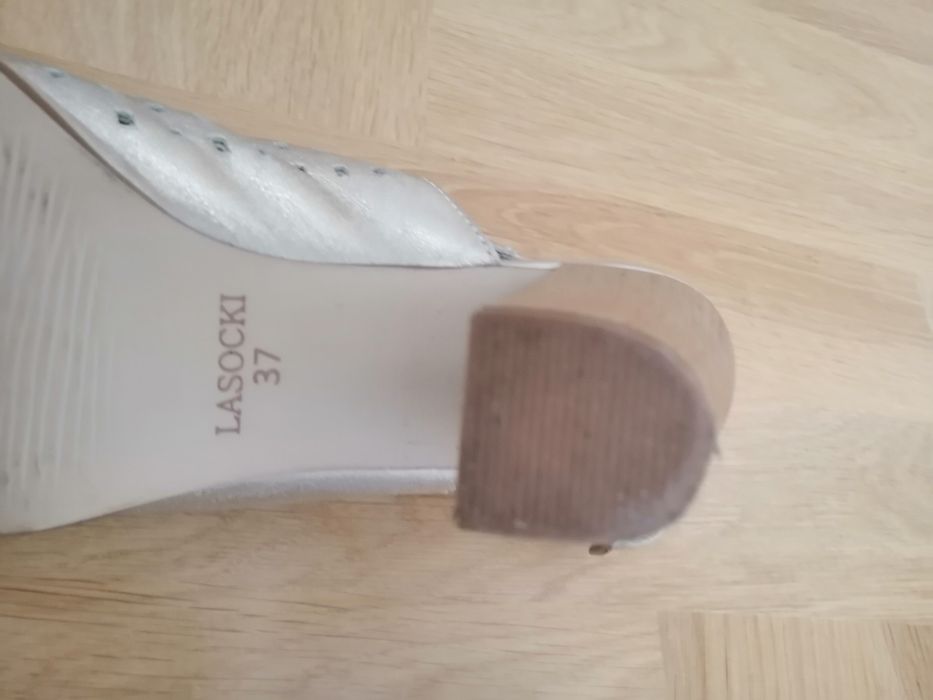 Eleganckie buty skórzane 37 Lasocki