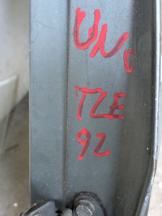 Fiat Uno Material Diverso