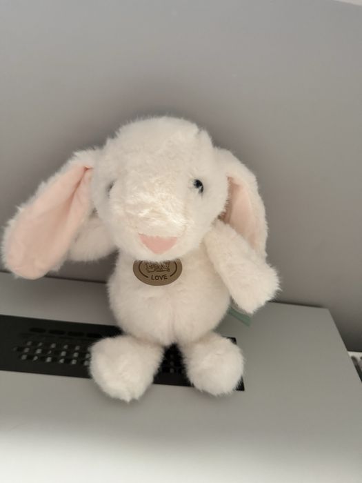 Продам мягую игршку зайка