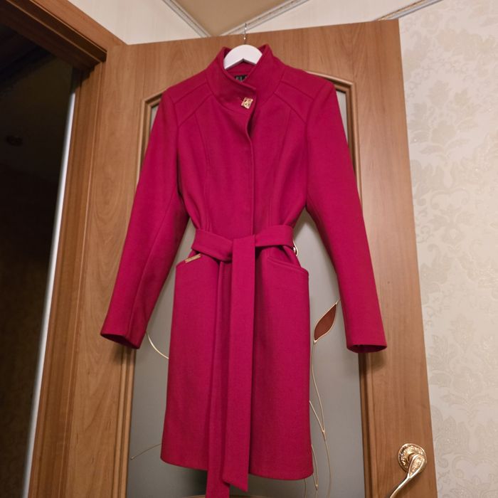 Продам Красивое осеннее Пальто