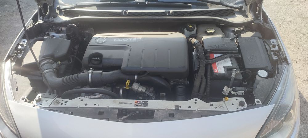 Продам Опель Астра  j sports turer рестайл