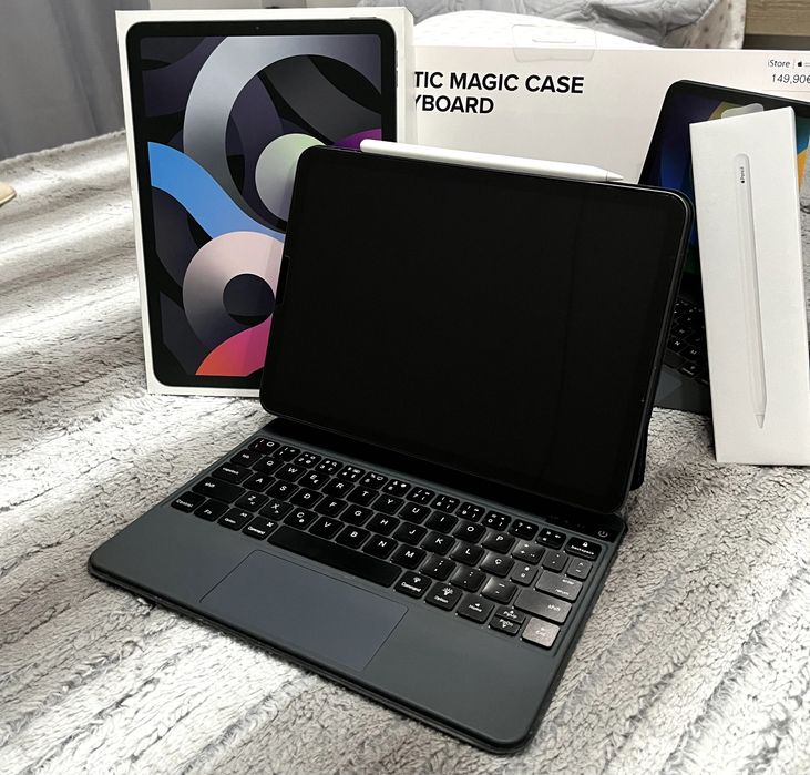 Ipad Air 11" (4th generation) com Apple Pencil e Magic Keyboard