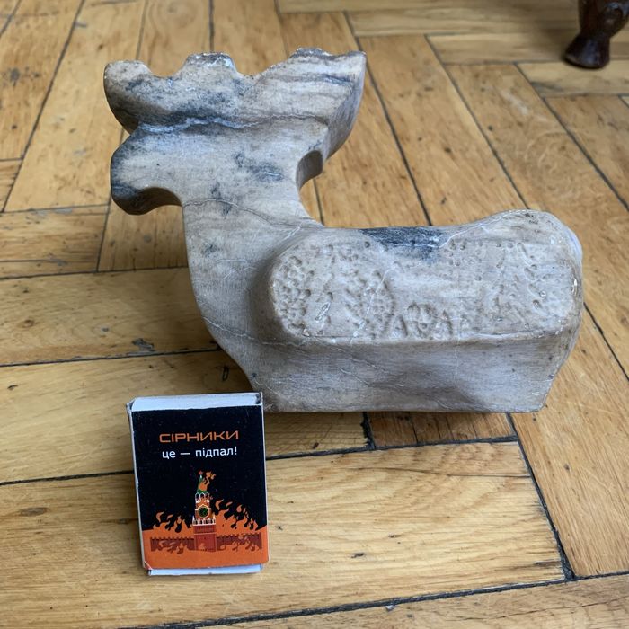 Попільничка олень камінь пепельница