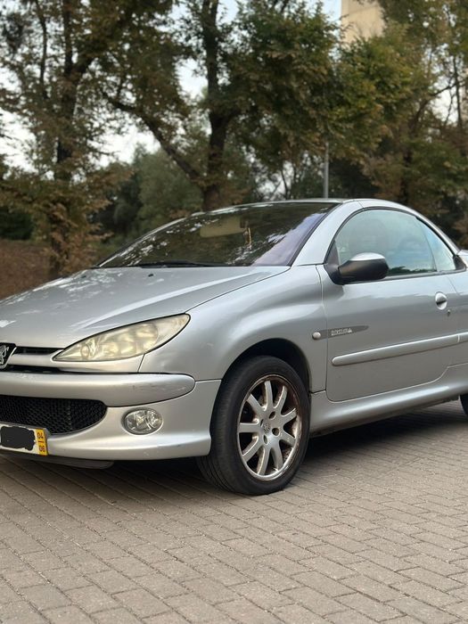 Peugeot 206 CC / Edição Quiksilver / Cabrio / 1.6 foto 4