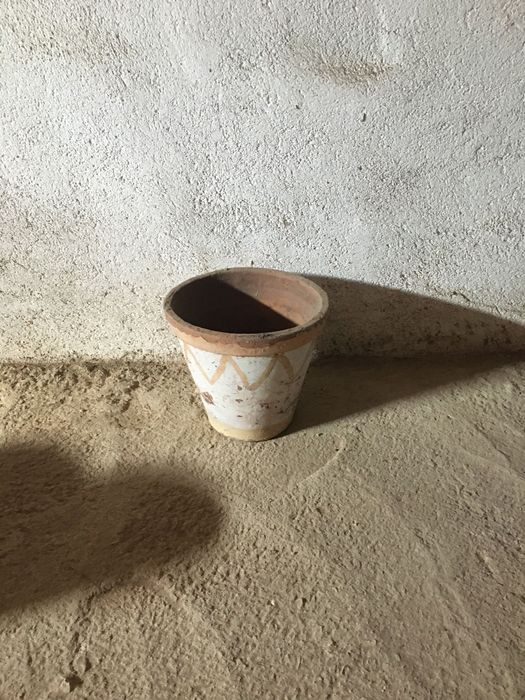 Vasos cerâmicos usados