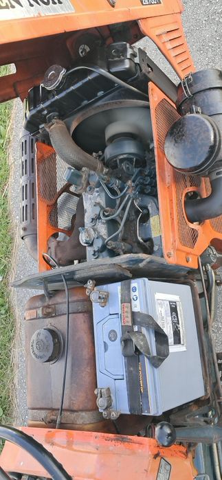 Trator usado kubota B 7001 com fresa