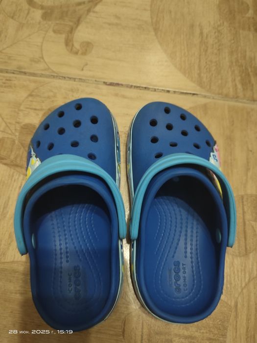 Crocs Беби Шарк с9