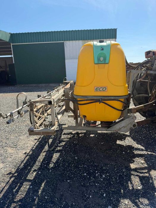 Pulverizador / Máquina de Cura Tomix 800L - Barras 12m