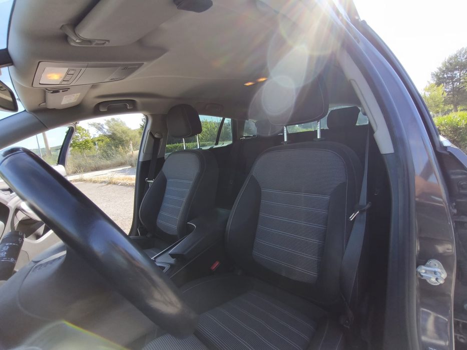 Opel Insignia Sports Tourer — fotografia 4