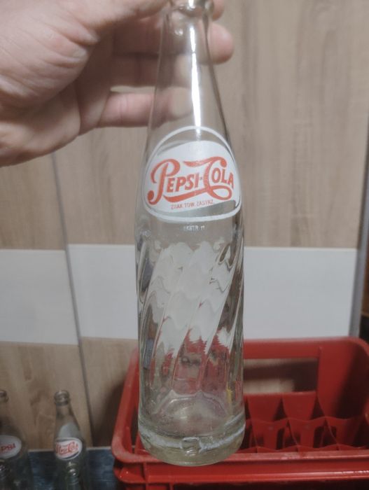 Kultowa skrzynka PRL Coca-Cola + 24butelki  Pepsi/Coca-Cola