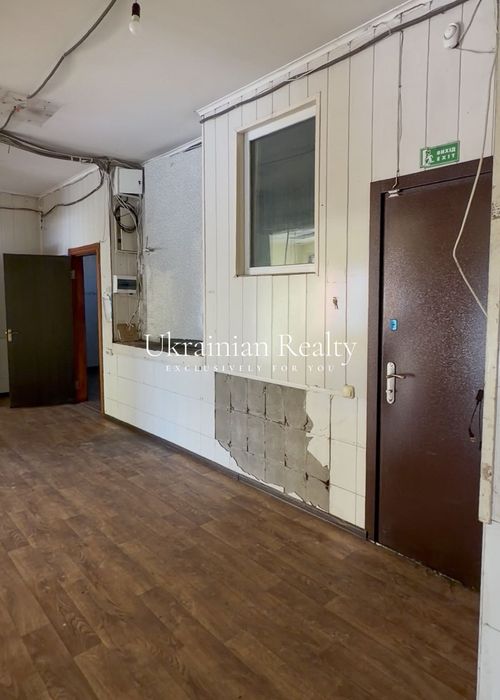 Продаж Фасадного приміщення 106 м²  вул. Перова, 44