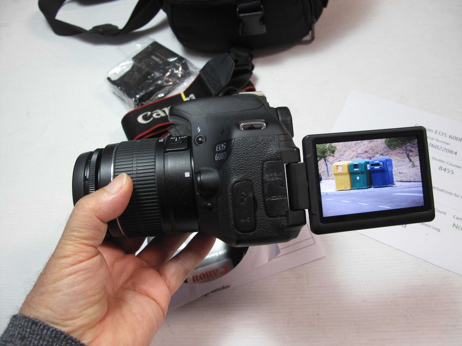 Canon 600D + 18-55mm-Só 8 mil disparos com lente, tudo como NOVO