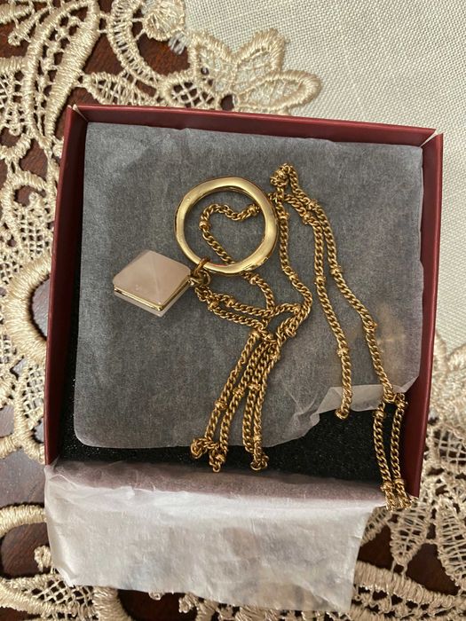 Fio com pedra quartzo rosa - Oriflame