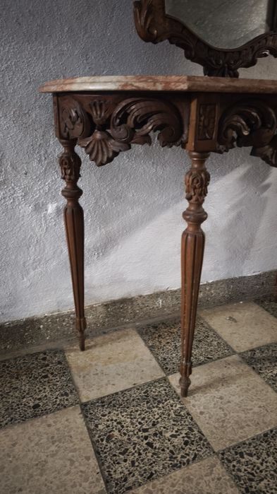 Cardencia antiga com espelho