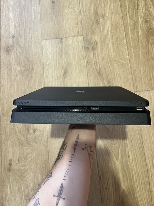 PlayStation 4 Slim