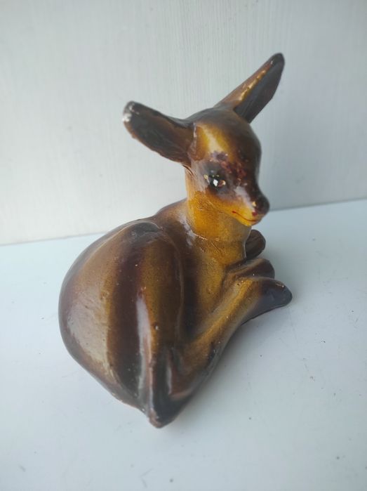 Sarna, piękna stara figurka