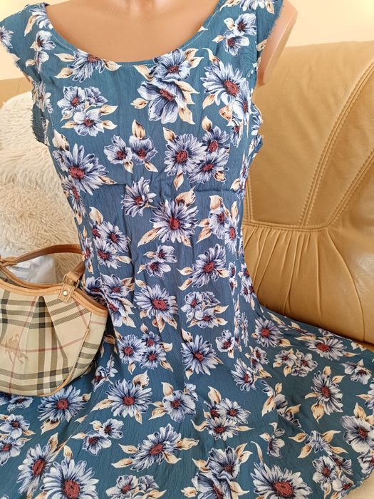 Romantyczna suknia w kwiaty