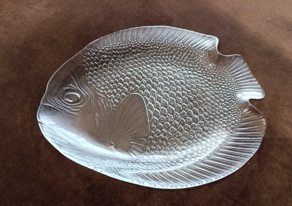 Prato Grande, Servir, forma de peixe, em vidro trabalhado - 39X33 cm
