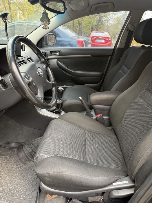 Toyota Avensis 1.8 газ/бензин