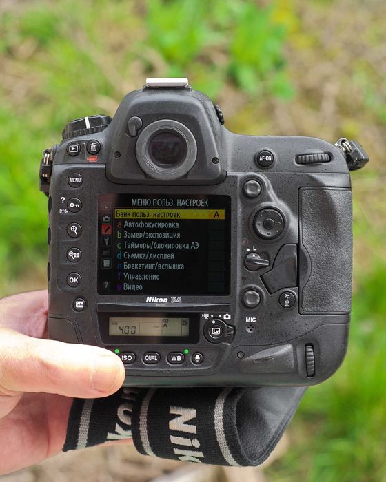 Nikon D4 full-frame camera 57,5т. кадров