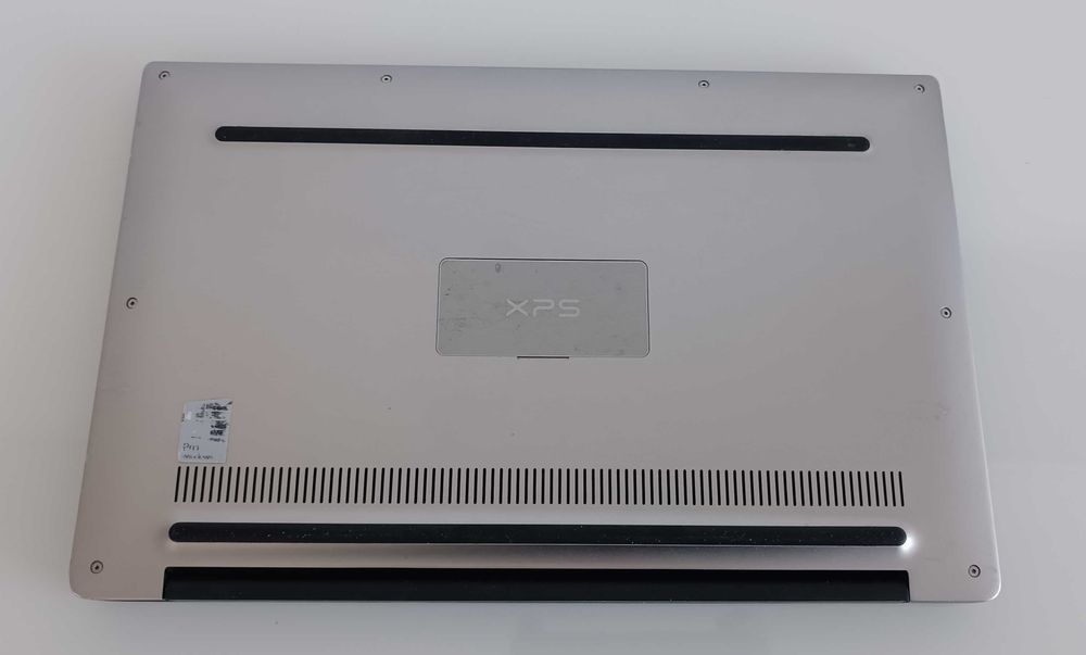 Dell XPS 13 9370 - Ecrã 13.3' FHD/Core i5/SSD NVME/8GB RAM