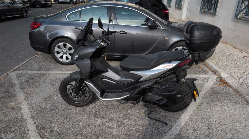 Aprilia sr gt 125