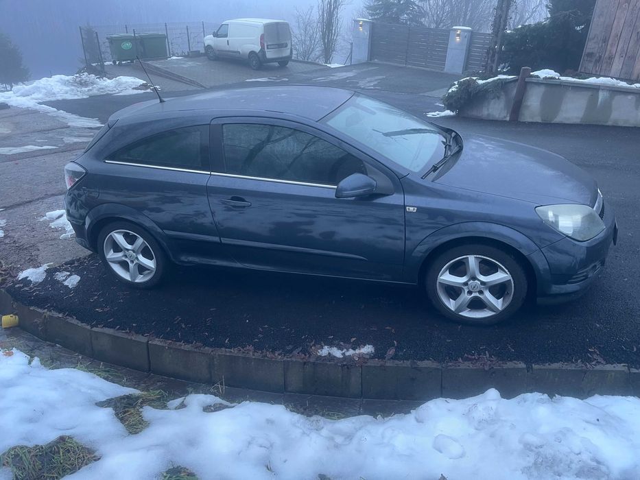 Opel Astra GTC 1,6 Easytronic