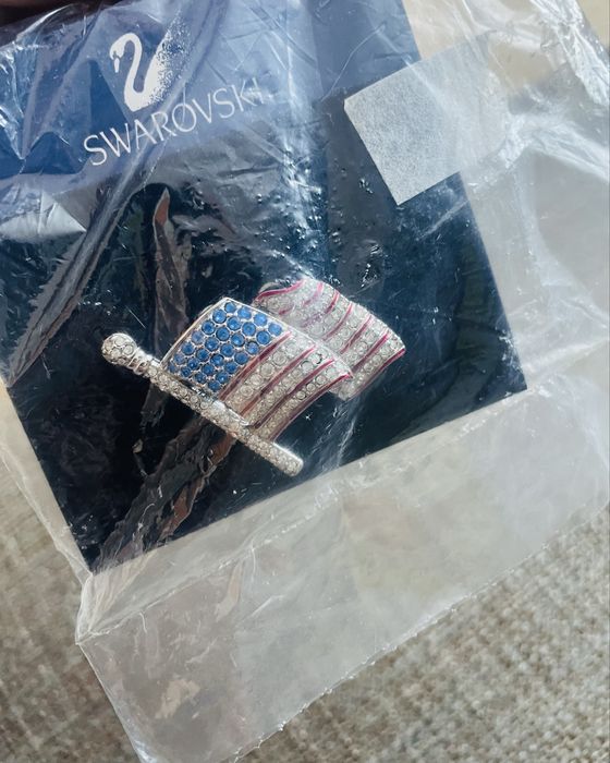 Broszka Swarovski. Amerykanska flaga.