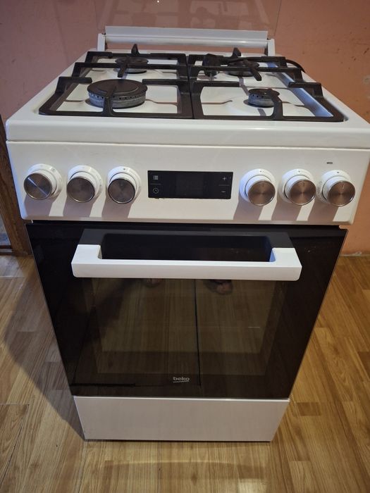 Продам плита газова  BEKO