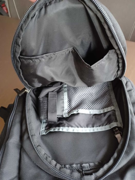 Mochila preta para transportar computador ou outros
