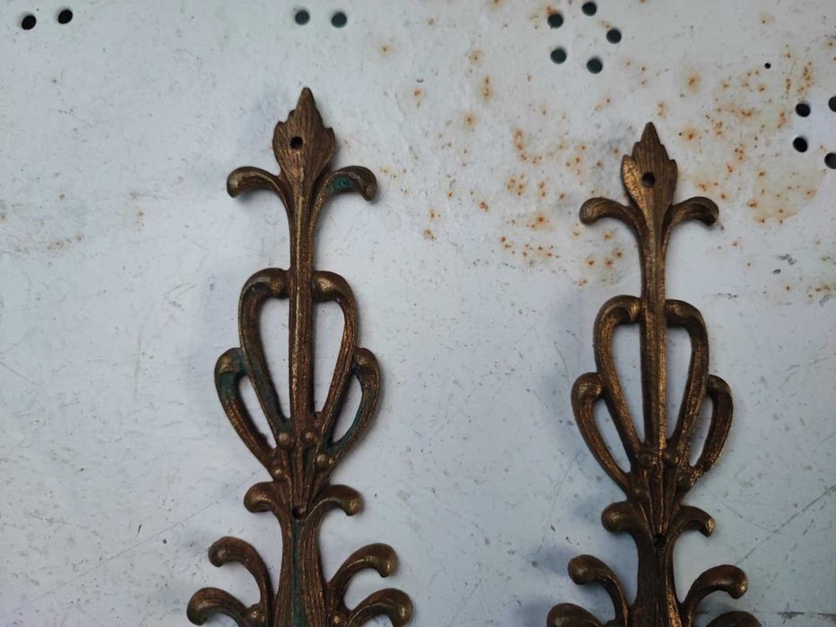 Przedwojenna mosiężna aplikacja,do mebel,zegar,lampa,cena za 1 szt.