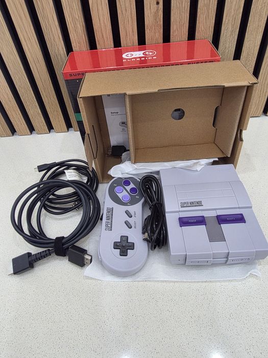 Mini SNES Console – US Model (Like New)64741299677569123