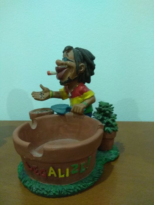 Jamaicanos - escultura / cinzeiros