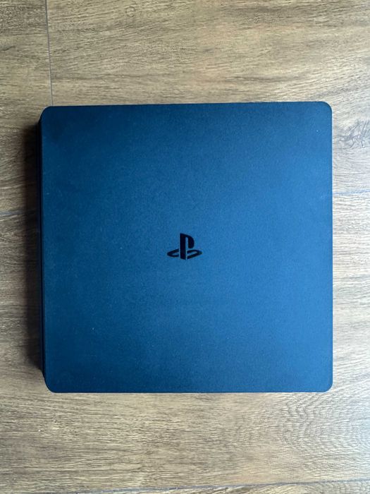 PS4 Slim 500GB Desbloqueada + Comando Dualschok 4