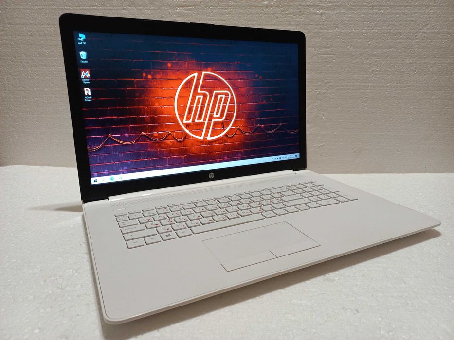 17.3" Экран!! БОЛЬШОЙ СВЕЖАК!!  HP Laptop 17  / Мощный проц 9" го покол/ Всего 1" год!!