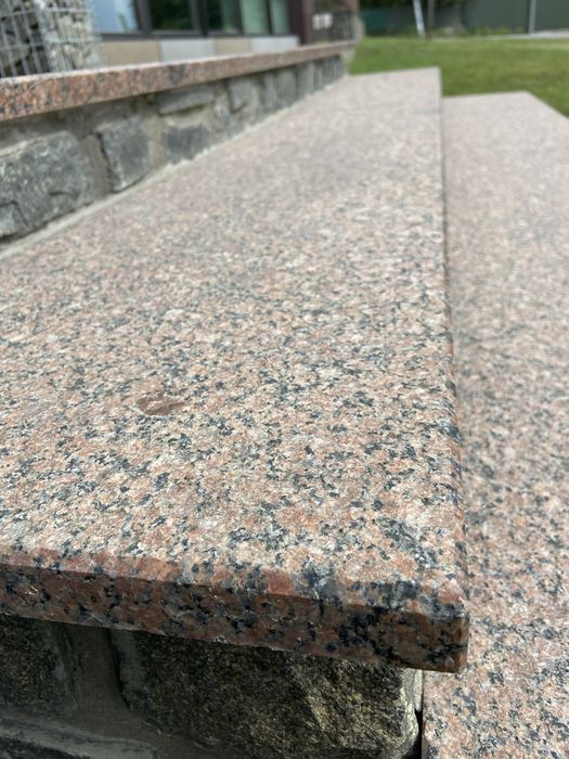 Гранитные ступени