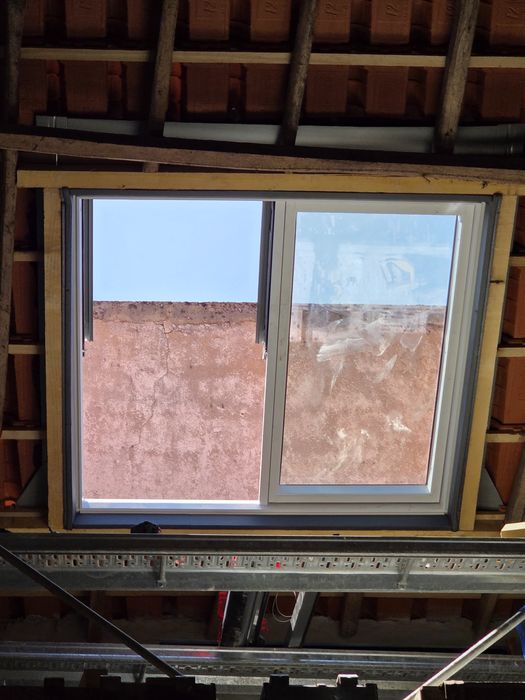 Montagem Profissional de Velux – Garantia e Acabamento Top