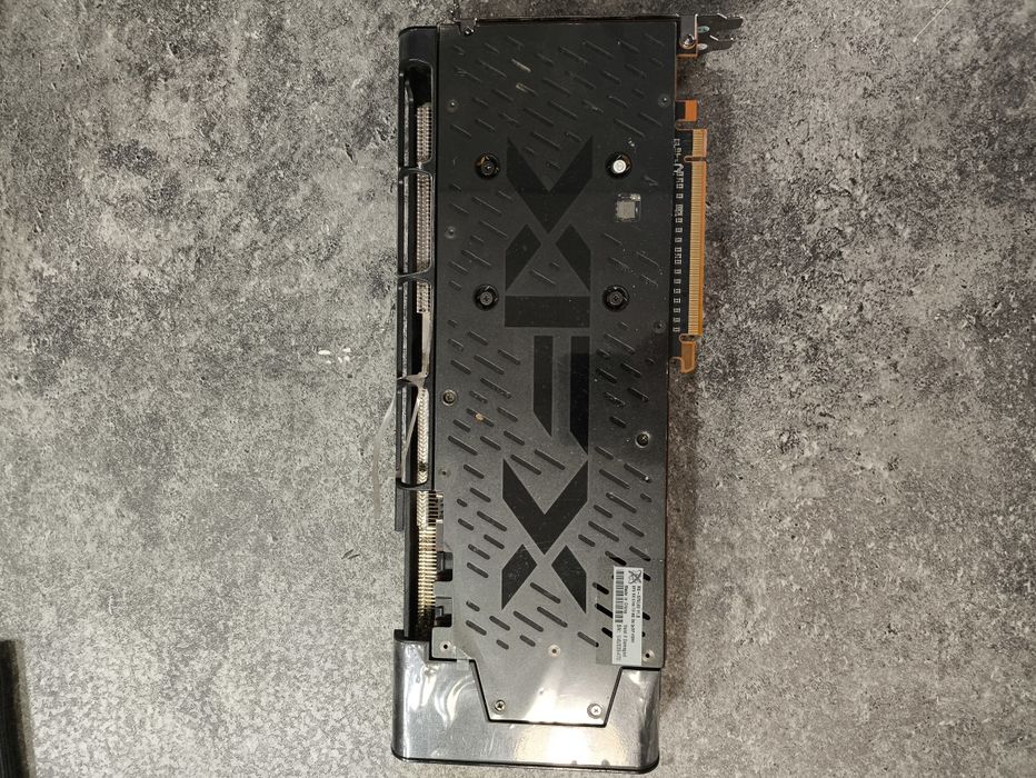 Placa gráfica XFX 5700 GPU
