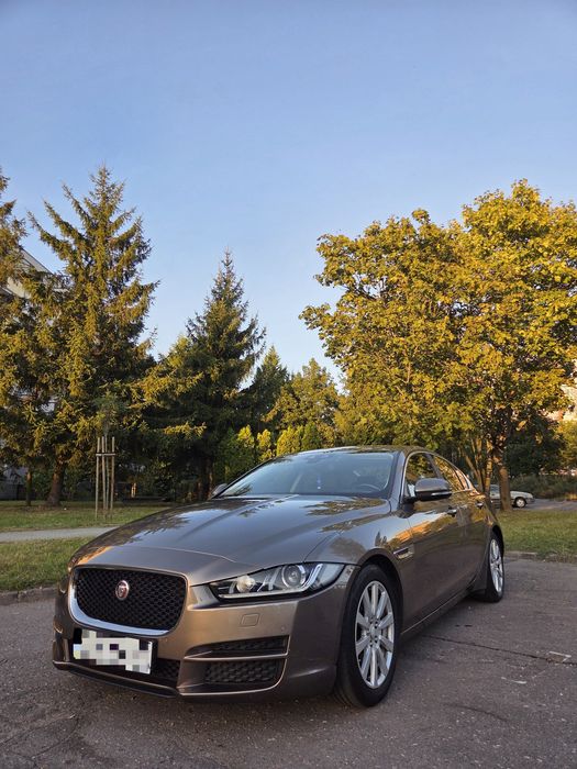 Jaguar XE