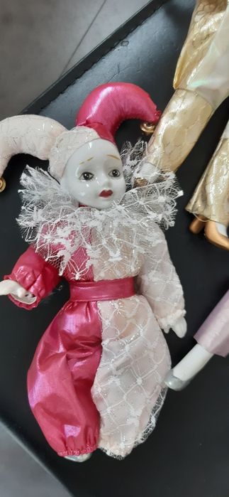 Coleção de bonecas de porcelana