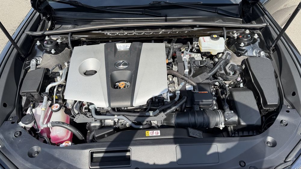 Lexus es 300h 2021