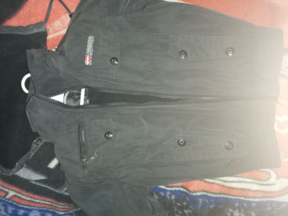 Курточка куртка весняна розмір 110 стан ідеальний